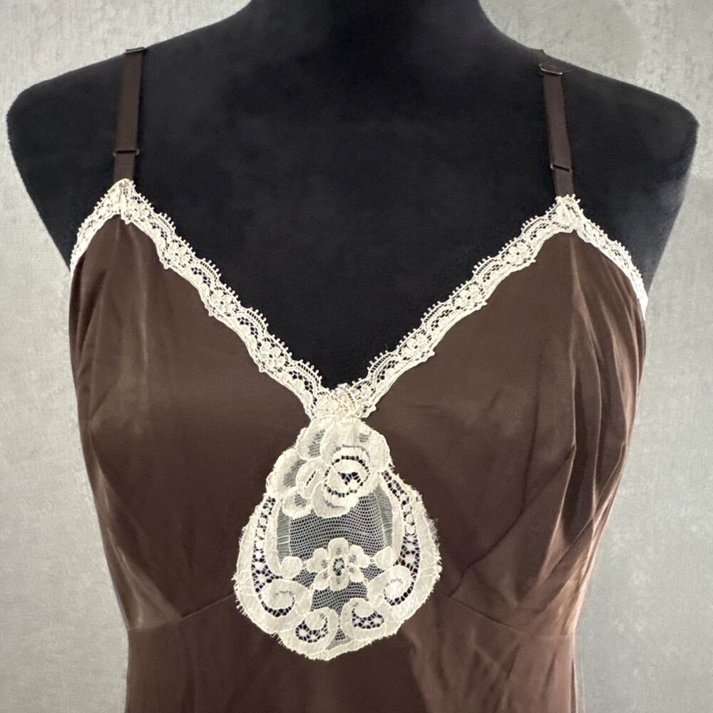 Vintage Vanity Fair Full Slip 36 Brown Nylon Ivory Lace Applique Lingerie - Picture 2 of 6